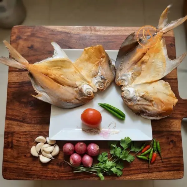 সাদা রুপচাঁদা শুঁটকি প্রিমিয়াম (বড় সাইজের)